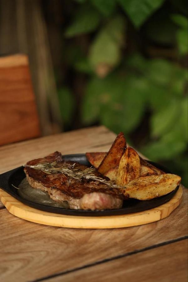 Mio Tulum Hotel Boutique Ngoại thất bức ảnh A steak with potato